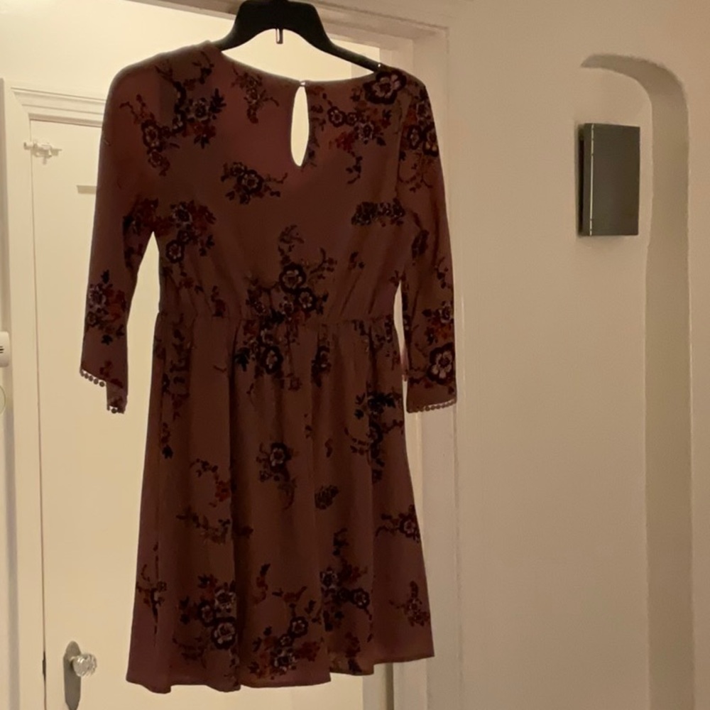 Floral Mauve Dress with 3/4 Sleeves - Picture 4 of 4